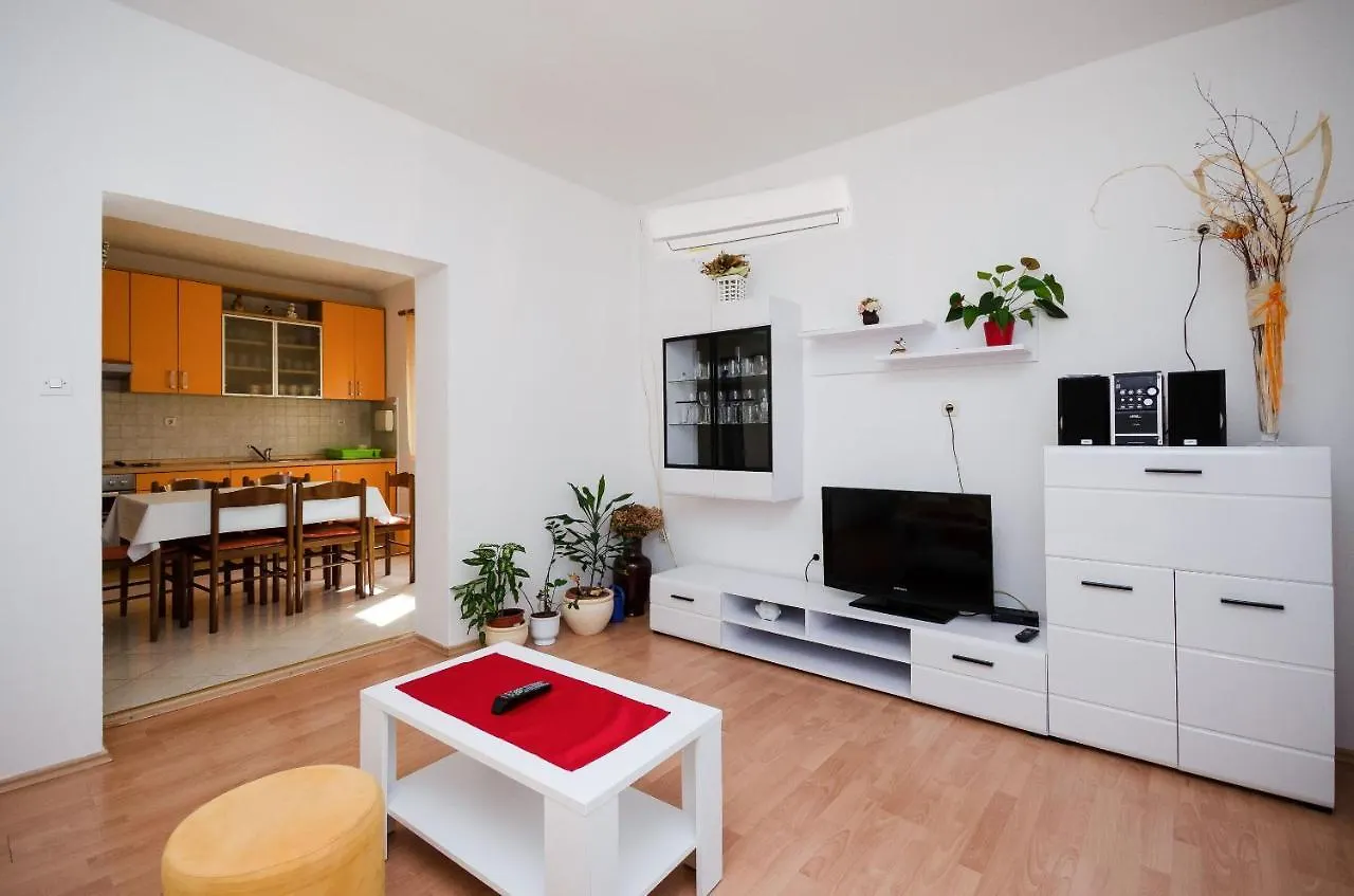 Apartment Ruza لوبار كرواتيا