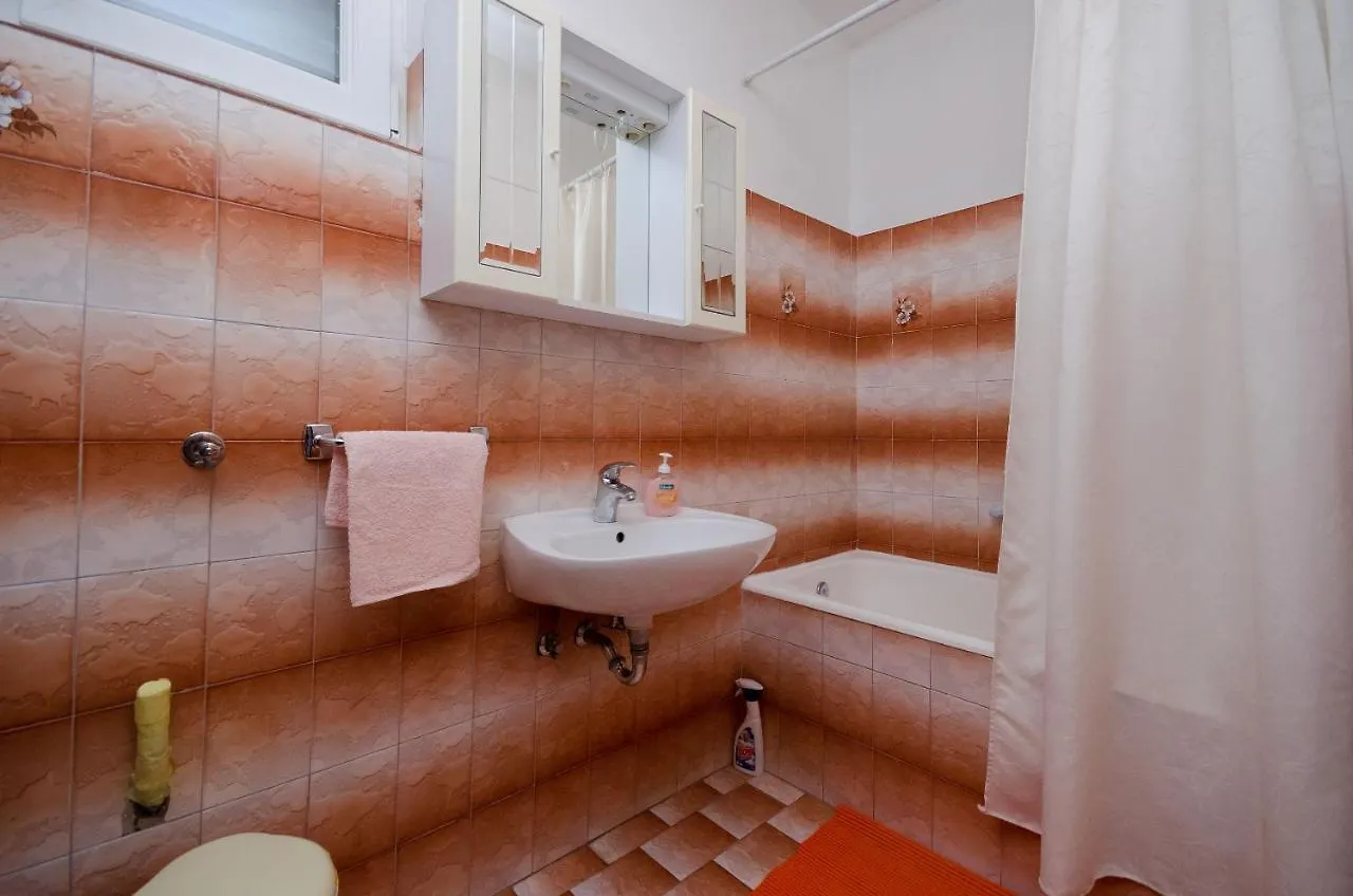 Apartment Ruza لوبار